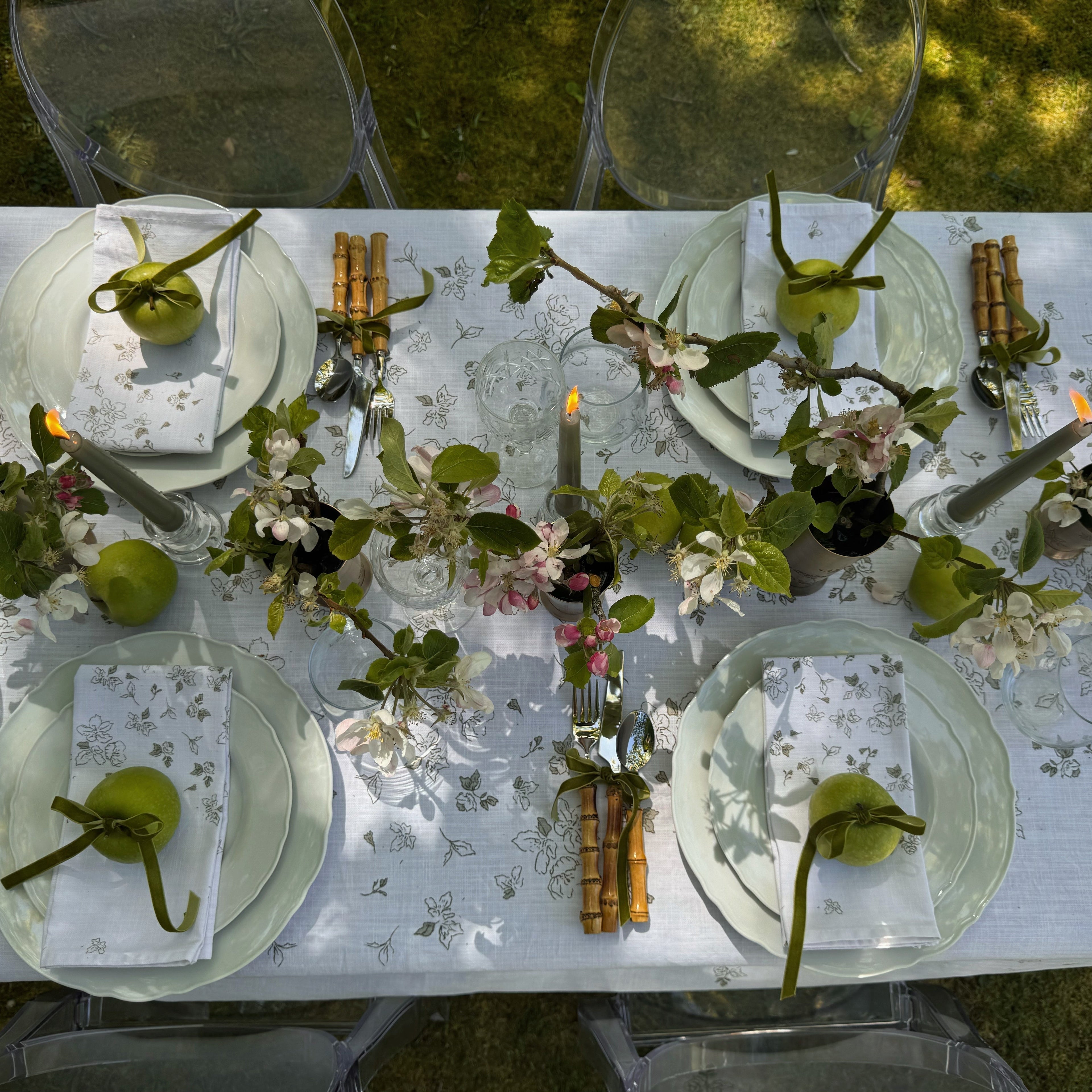 Orchard Blossom Table Linen Set (Tablecloth & Napkins Set of 6).